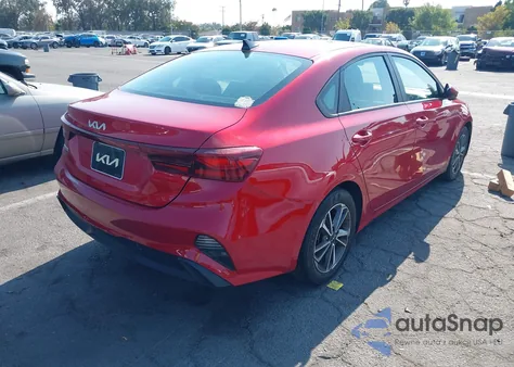2022 Kia Forte Lxs z USA, uszkodzony, nr VIN 3KPF24AD2NE417096